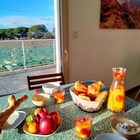 4 Personnes, Grande Terrasse, Parking Prive, Wifi *